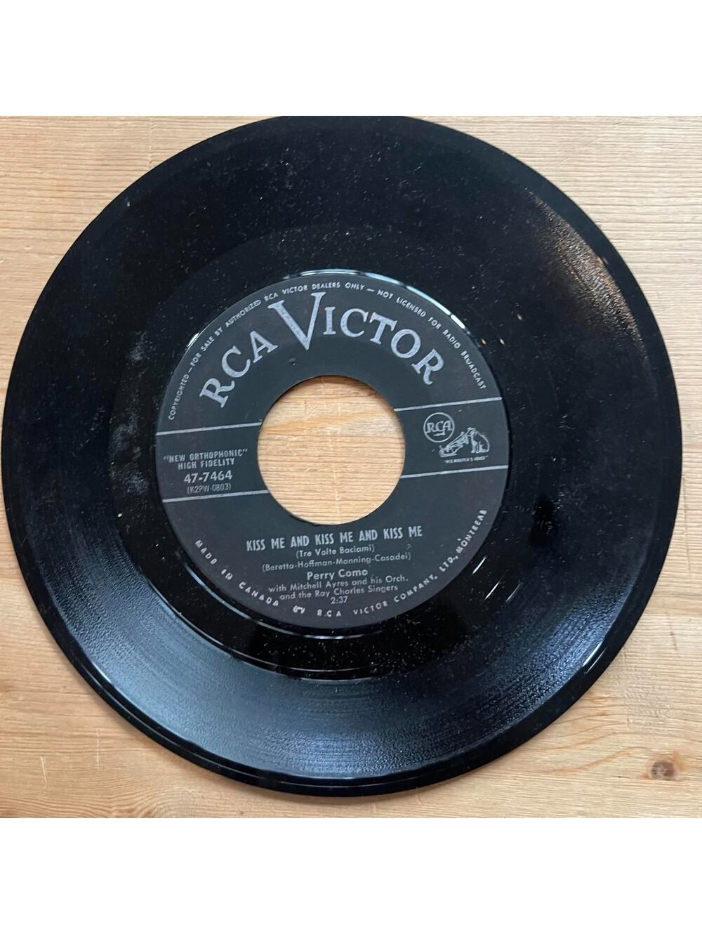 Perry Como - Kiss Me and Kiss Me and Kiss Me/Tomboy 45rpm VG+ R14